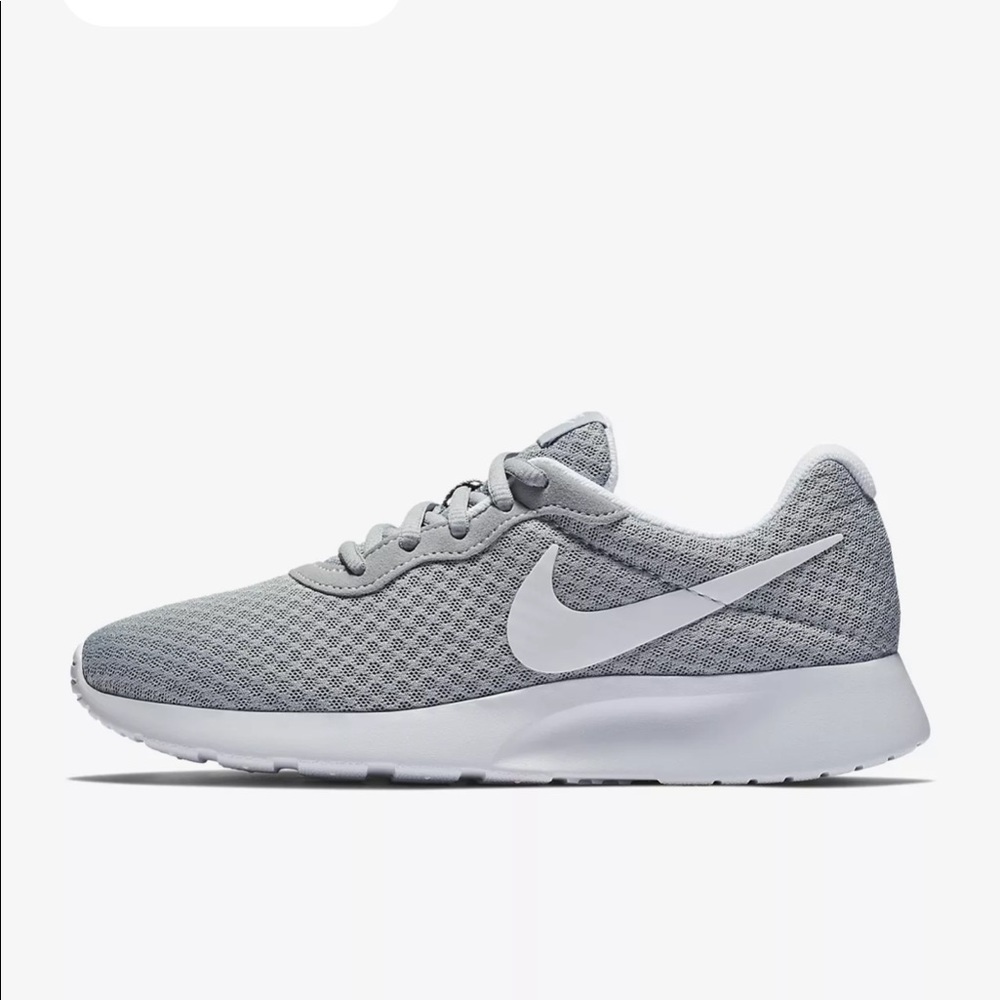 Nike Tanjun Womens Sneaker